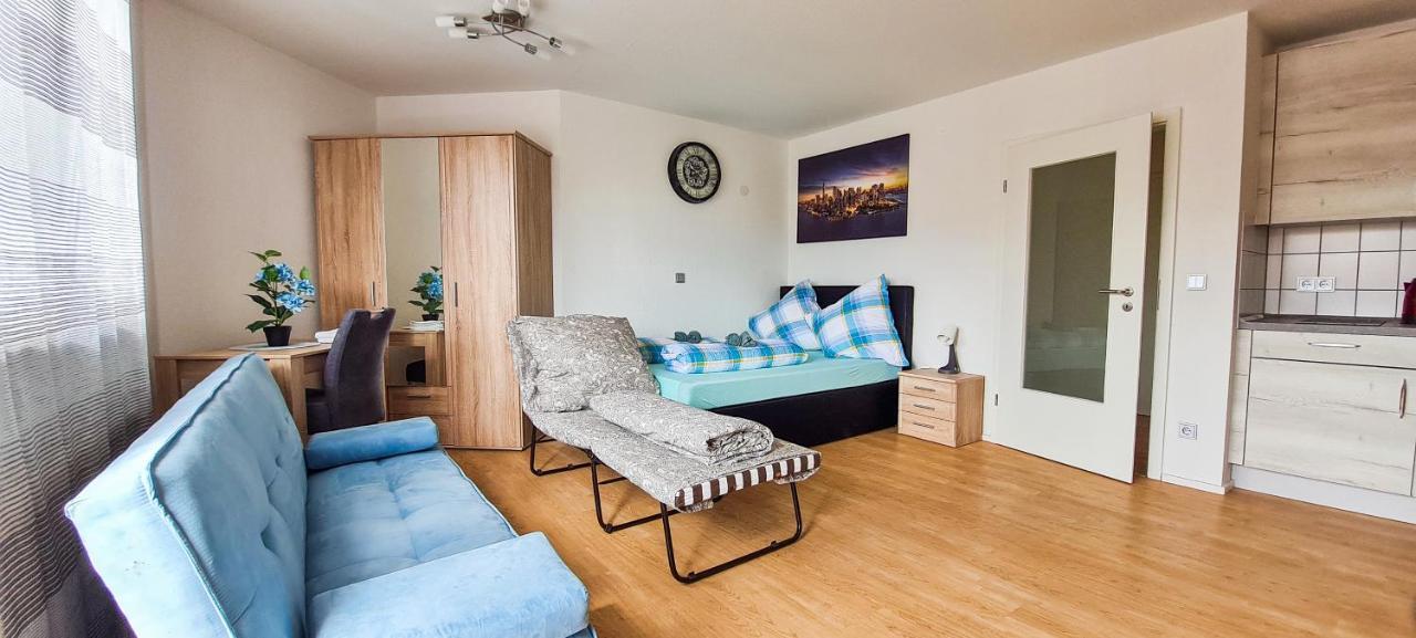Ruhige Wohnung Im . Private Parkplatz ,Balkon ,Netflix Nuremberg ภายนอก รูปภาพ